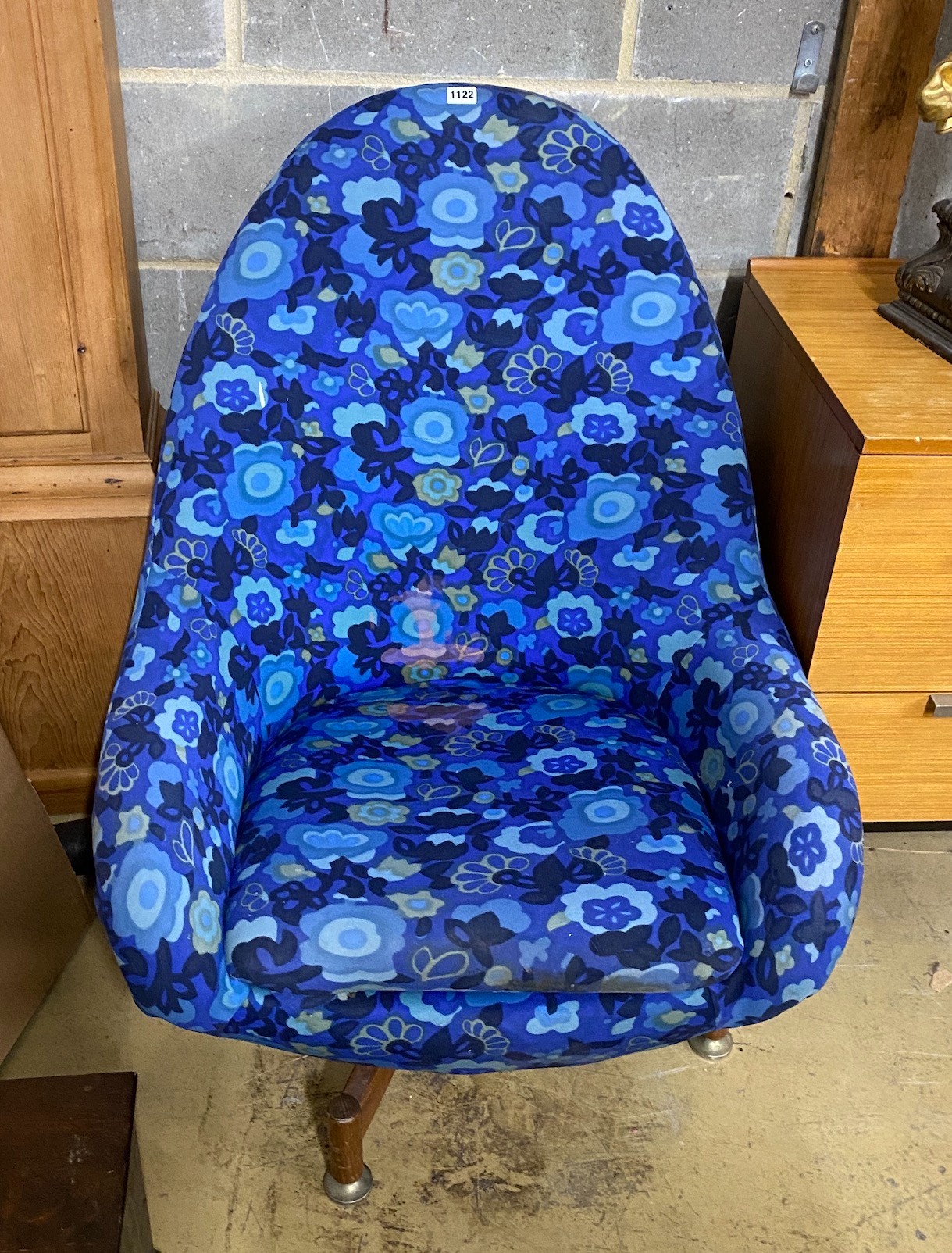 A Greaves and Thomas egg chair width 72cm, depth 78cm, height 94cm